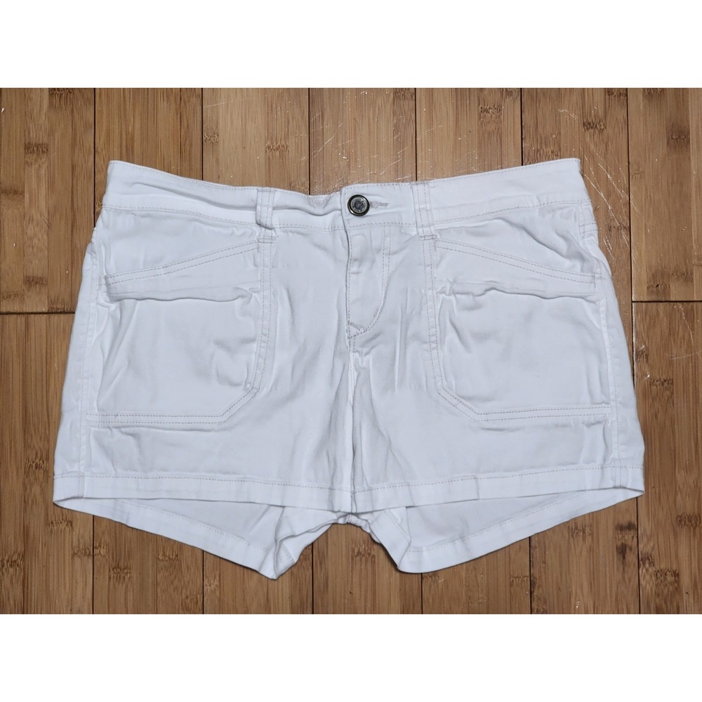 Union Bay Women White Micro Shorts Sz 11 30W Low Rise Cotton Stretch Summer